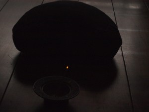 Zafu-e-incienso-Antonio-Joaquín-González